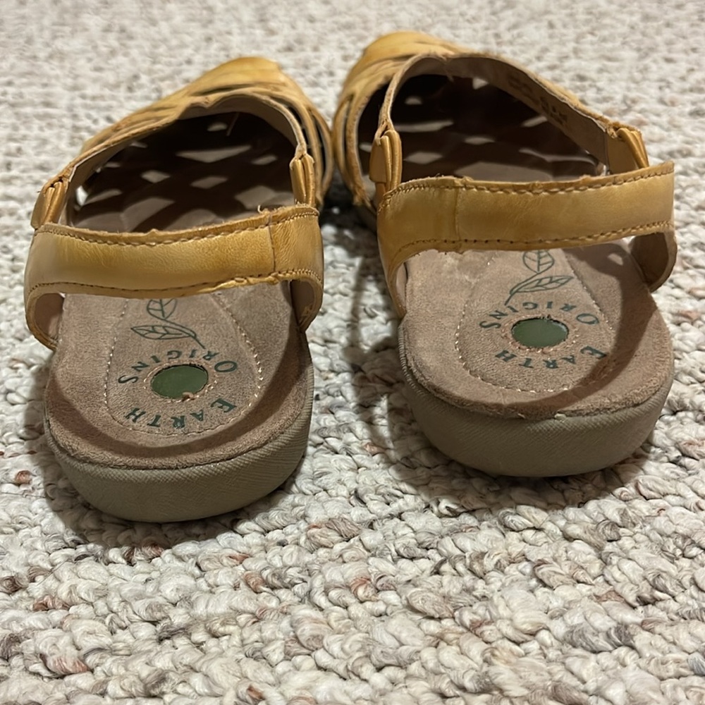 Earth Origins Berri Woven Casual Round Toe Slingback Sandals - Picture 5 of 7